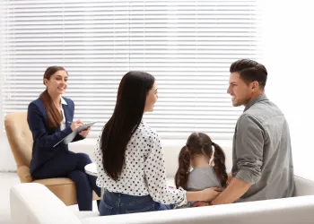 Doğru Aile Terapisti Nasıl Seçilir? Dikkat Edilmesi Gereken 7 Kriter