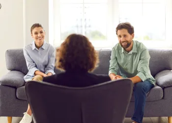 Çift Terapisi Süreci: İlk Seans'tan İyileşmeye Adım Adım Rehber