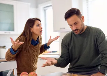 İlişkinizde Sürekli Tartışıyor Musunuz? Çift Terapisi ile Çözüm Bulun