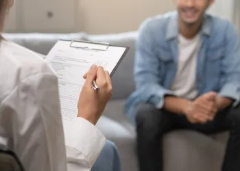 Depresyon Terapisi Ücretleri: Psikolog Seans Fiyatları 2025