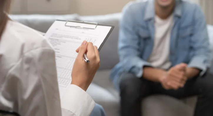 Depresyon Terapisi Ücretleri: Psikolog Seans Fiyatları 2025