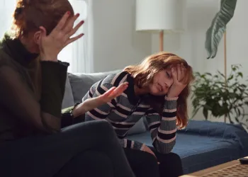 Depresyon Neden Olur? Biyolojik, Psikolojik ve Sosyal Tetikleyiciler