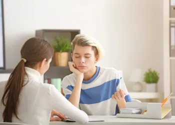 Ergen Terapisi: Bağımlılık Sorunlarına Çözüm