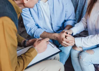 Aile Terapisi ve Çift Terapisi Arasındaki Farklar Nelerdir?