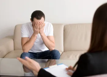 Erkeklerde Depresyon: Fark Edilmeyen Belirtiler ve Yardım Arama