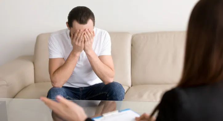 Erkeklerde Depresyon: Fark Edilmeyen Belirtiler ve Yardım Arama