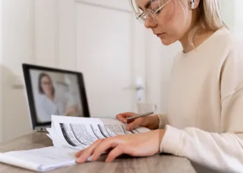 Online Depresyon Terapisi: Evinizin Konforunda Uzman Desteği