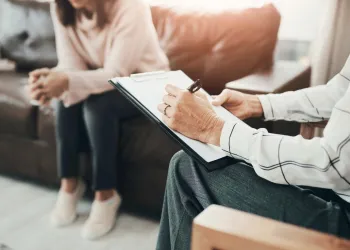 Ataşehir Psikolog: Modern Yaşamın Psikolojik Dinamikleri ve İyileşme Süreçleri