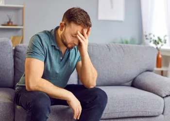 Depresyonda Olduğumu Nasıl Anlarım? Günlük Üzüntü ile Depresyon Arasındaki Fark
