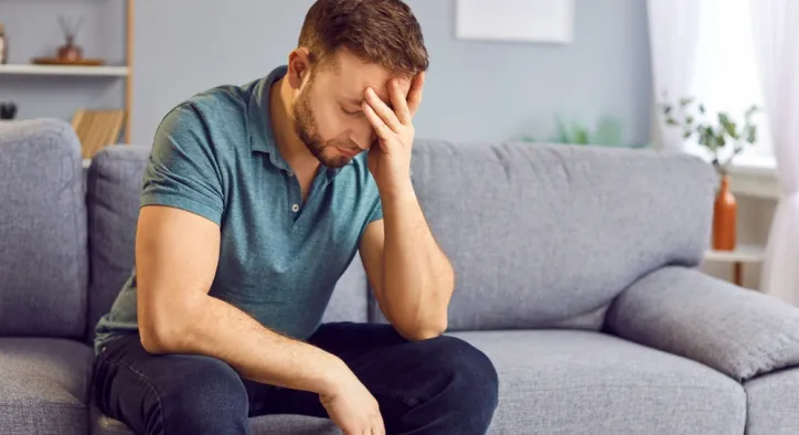 Depresyonda Olduğumu Nasıl Anlarım? Günlük Üzüntü ile Depresyon Arasındaki Fark